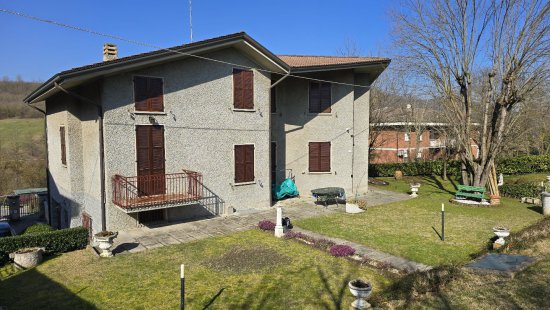 Casa singola in venditaVezzano Sul Crostolo