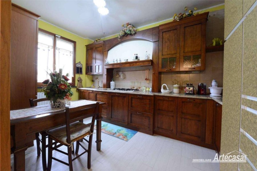 Artecasa Rif. 350 Immobile con + unita' in vendita a Reggio Emilia