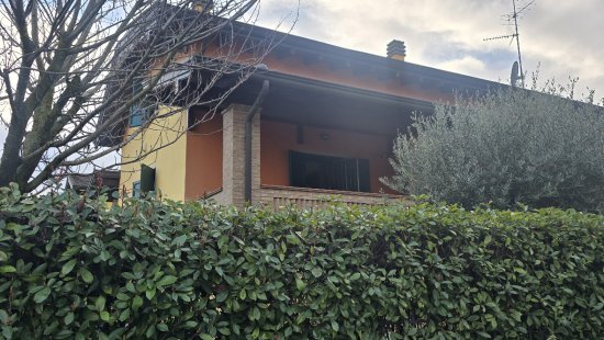 Abbinata in venditaReggio Emilia - Buco Del Signore