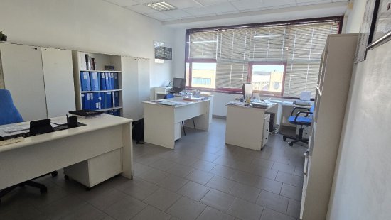Ufficio in vendita/affittoReggio Emilia - Cella